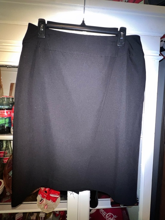 Liz Claiborne Dresses & Skirts - Liz Claiborne Black Pencil Skirt
